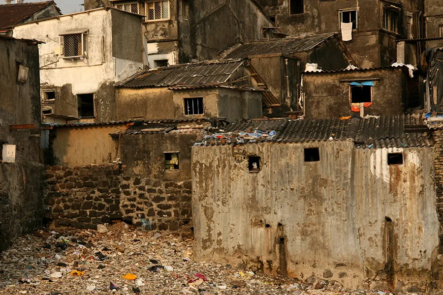 Taj Mahal or Slum Mahal? - myheartcreative A slum in India.