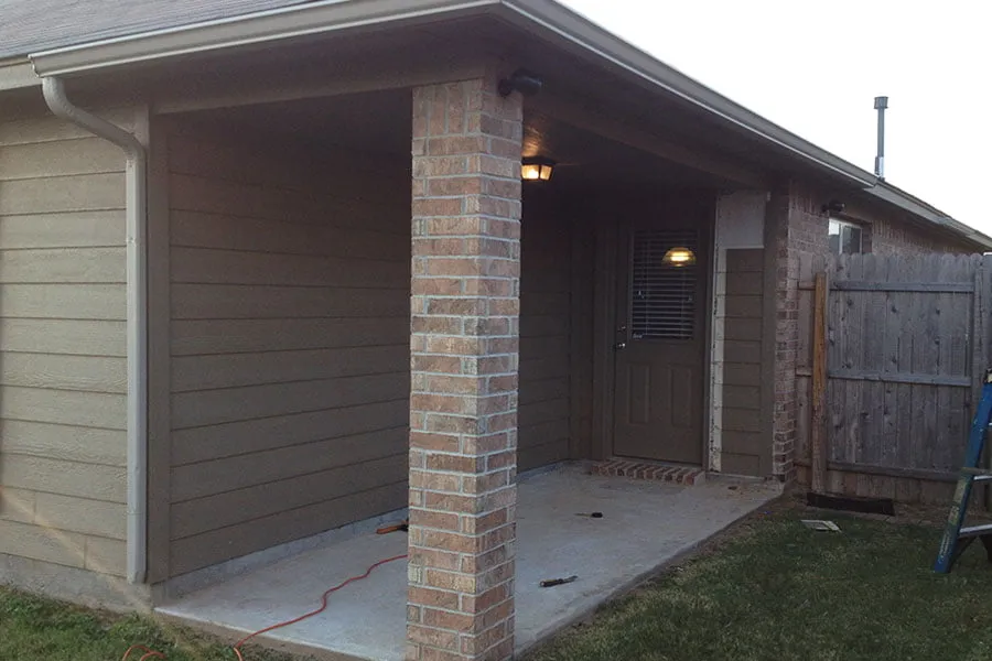 The back porch that will soon be converted into the myheartcreative home studio. 